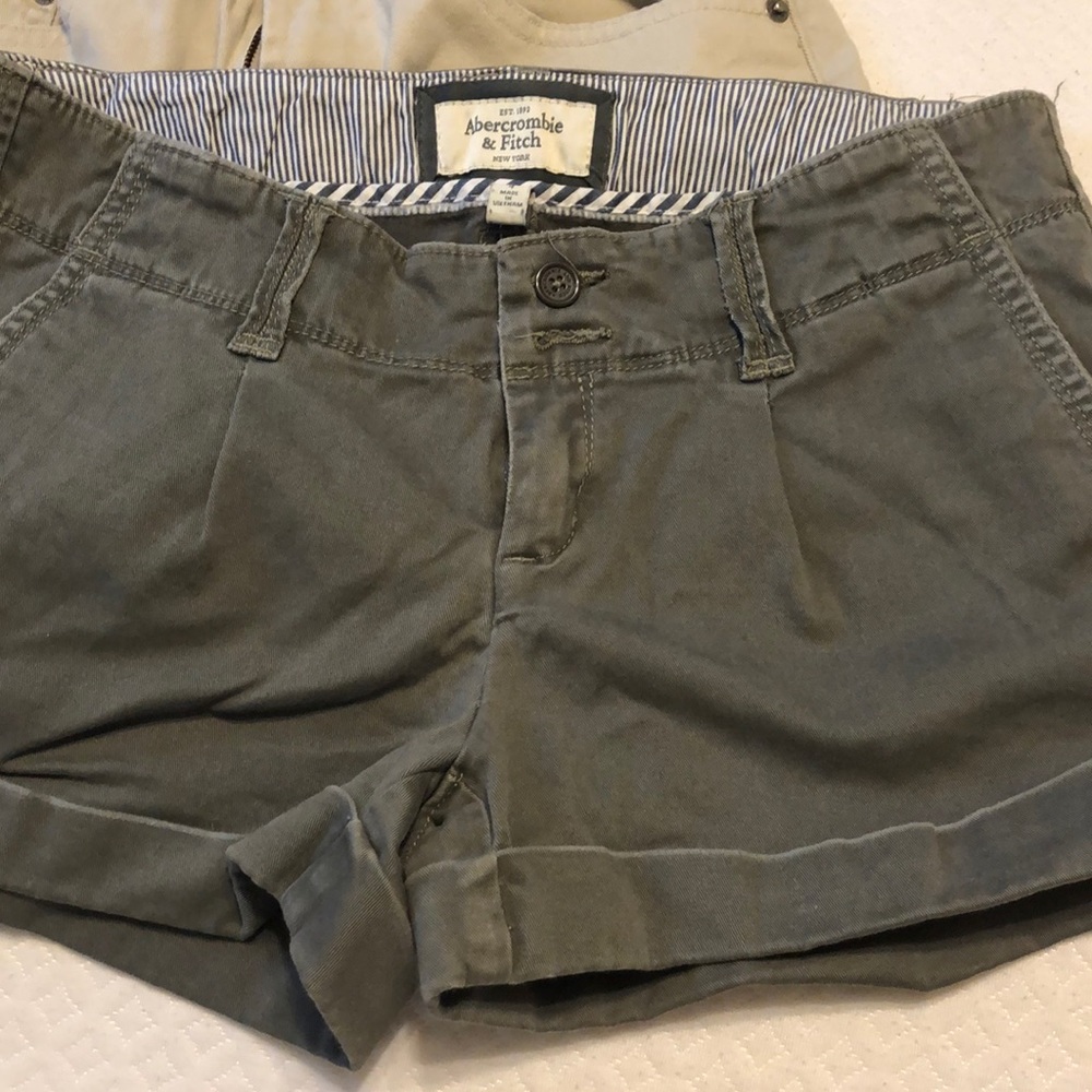 Shorts - Picture 3 of 6